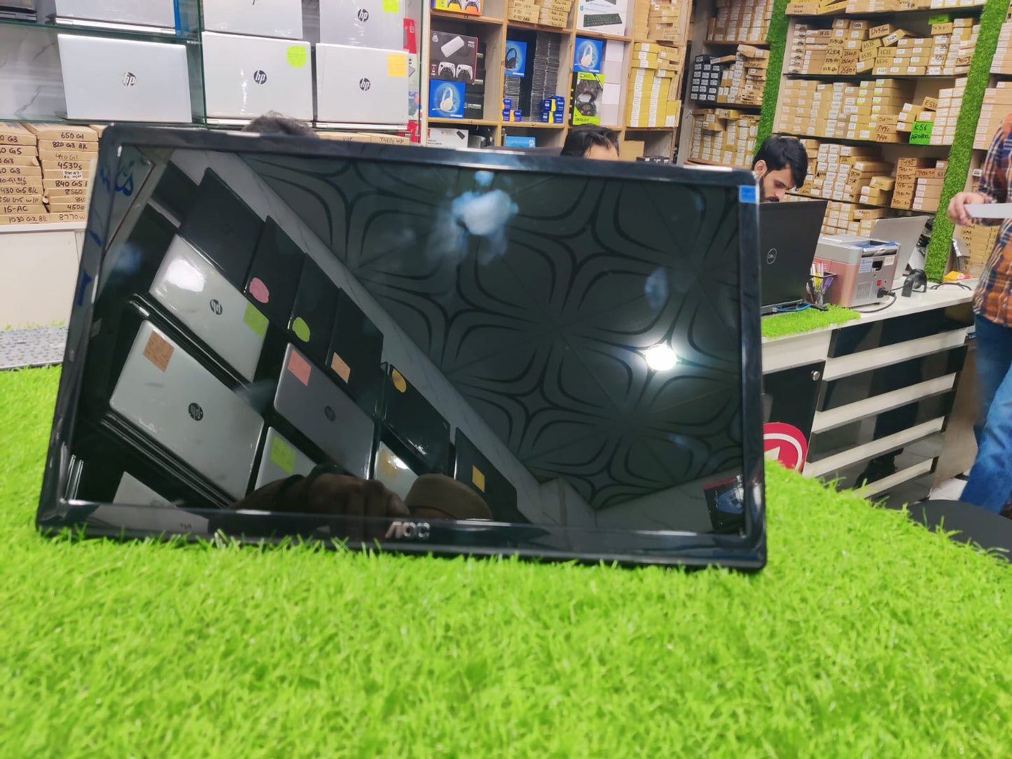 AOC E1759FWU 17.3" USB 3.0 Portable LED Monitor | Ultra Slim Secondary Display USED